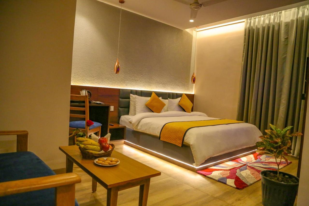Four Leaf Hotel - Sapphire Blue, Varanasi Eksteriør billede