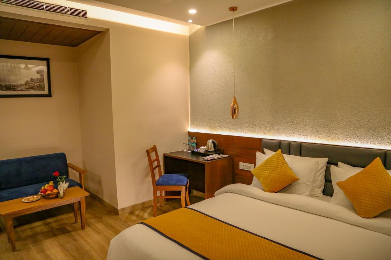 Four Leaf Hotel - Sapphire Blue, Varanasi Eksteriør billede