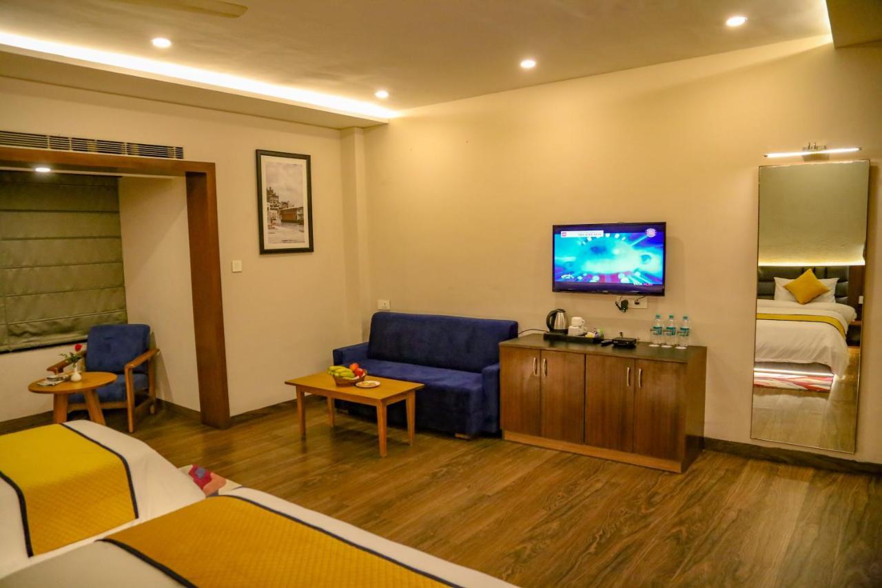Four Leaf Hotel - Sapphire Blue, Varanasi Eksteriør billede