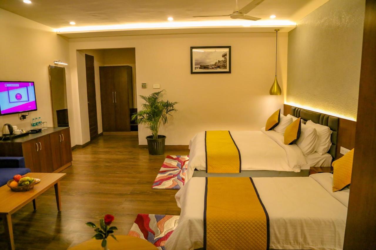 Four Leaf Hotel - Sapphire Blue, Varanasi Eksteriør billede