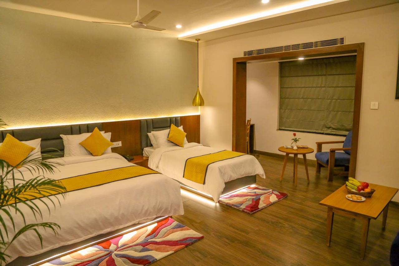 Four Leaf Hotel - Sapphire Blue, Varanasi Eksteriør billede