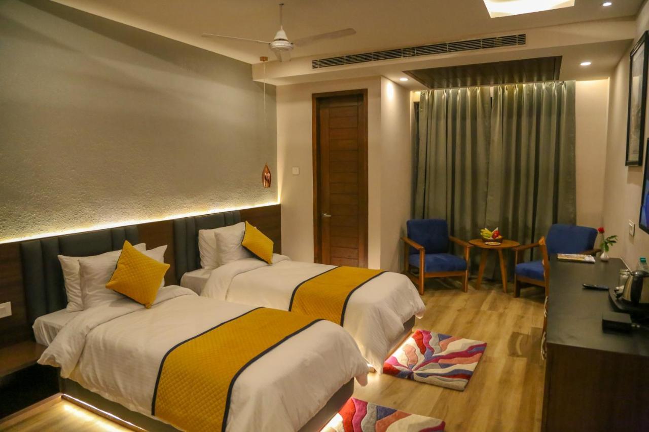 Four Leaf Hotel - Sapphire Blue, Varanasi Eksteriør billede