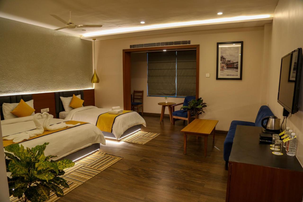 Four Leaf Hotel - Sapphire Blue, Varanasi Eksteriør billede