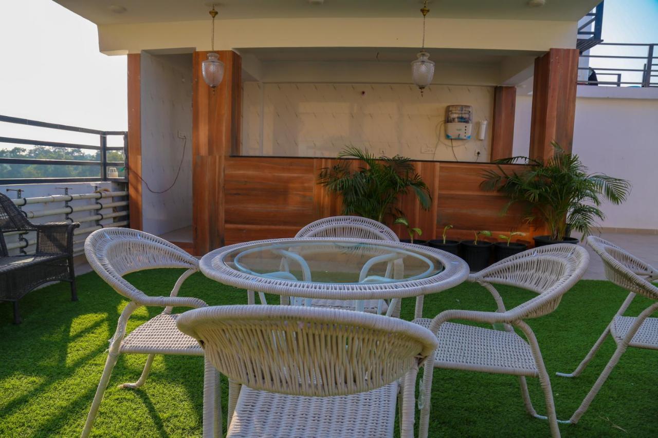 Four Leaf Hotel - Sapphire Blue, Varanasi Eksteriør billede