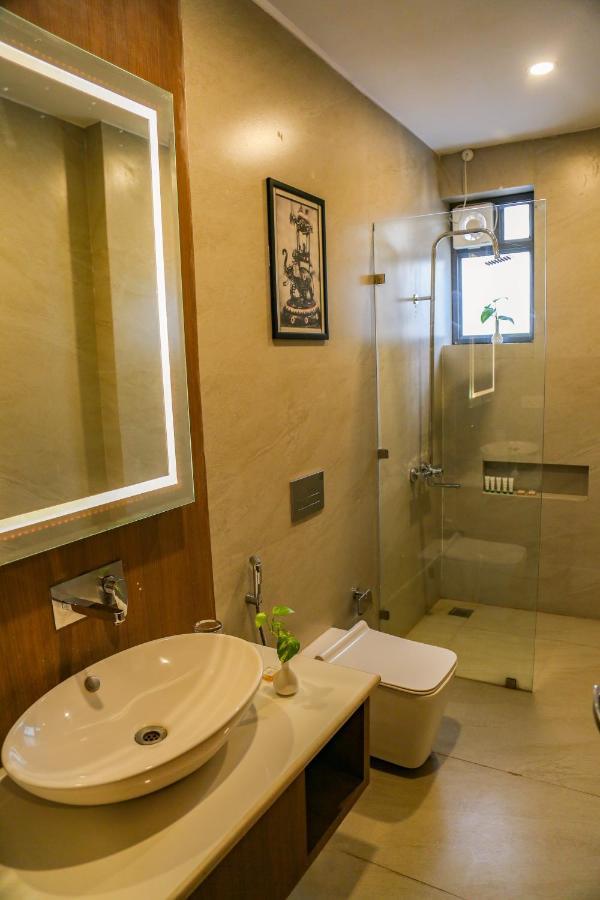Four Leaf Hotel - Sapphire Blue, Varanasi Eksteriør billede