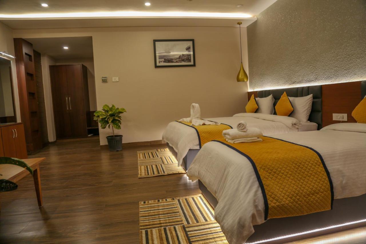 Four Leaf Hotel - Sapphire Blue, Varanasi Eksteriør billede