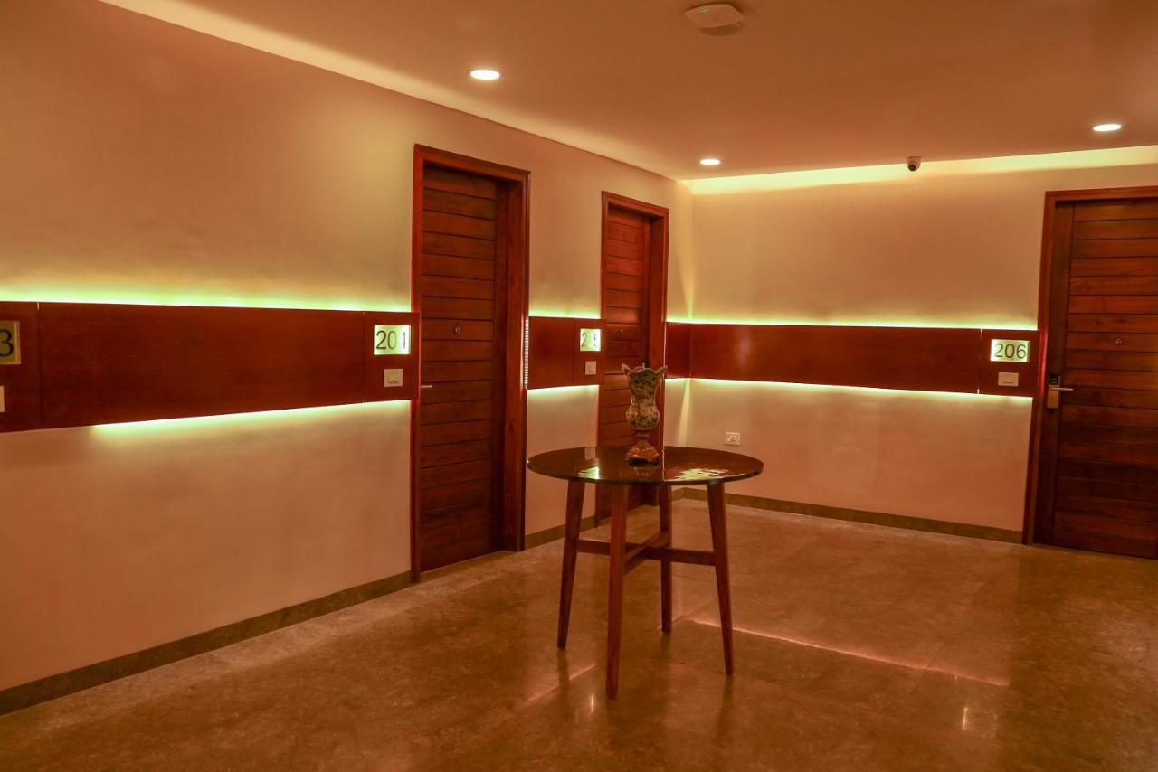Four Leaf Hotel - Sapphire Blue, Varanasi Eksteriør billede